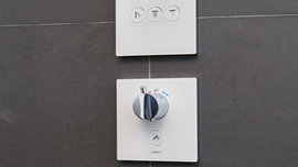 Touch-Bedienelemente der Duscharmatur von Haus Zech