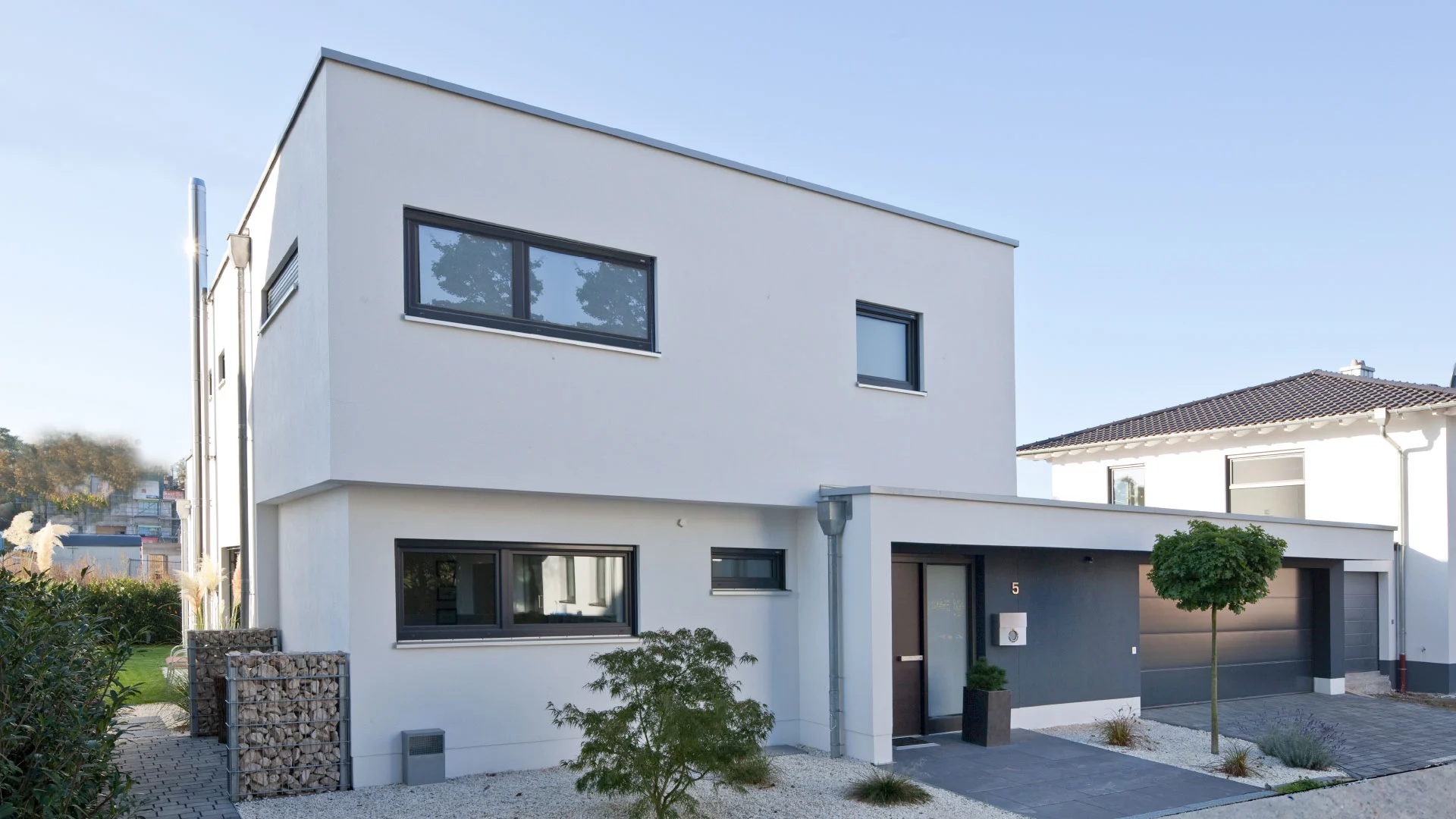 Haus Schönborn versprüht den Großstadtcarme mit seiner modernen Architektur. (Foto: BAUMEISTER-HAUS))