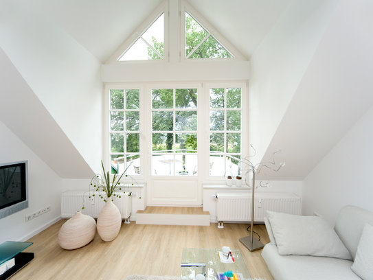 Hell. Freundlich. Gemütlich. Stilvoll. Haus Oberbremer nutzt die schönen Seiten des Daches. (Foto: © BAUMEISTER-HAUS)