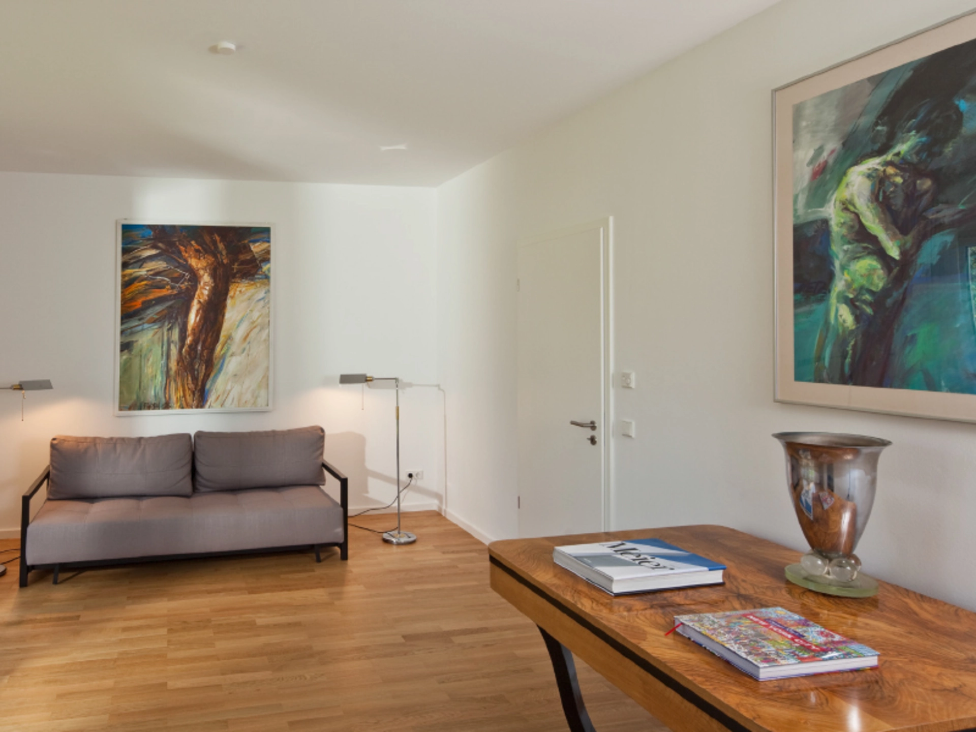 In Haus Jonas finden Möbel und Bildfarbe ihren Einklang (© Foto: BAUMEISTER-HAUS)