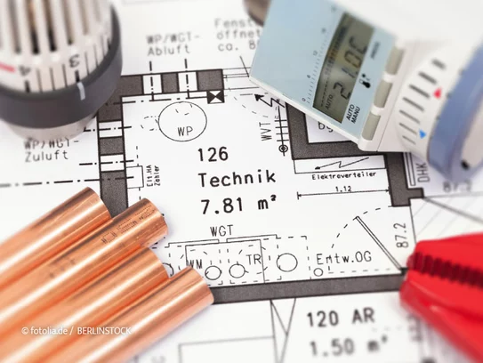 Planen Sie mit Ihrem richtigen Baupartner die auf Ihr Haus abgestimmte wartungspflichtige Anlage. (Foto: © fotolia.de / BERLINSTOCK)