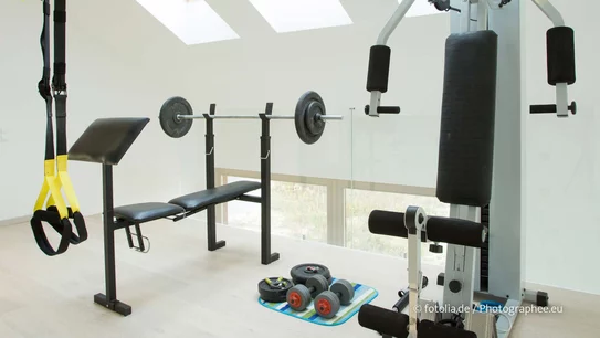 Ein heller und offener Raum eignet sich optimal als Sportzimmer. (Foto: © fotolia.de / Photographee.eu) 