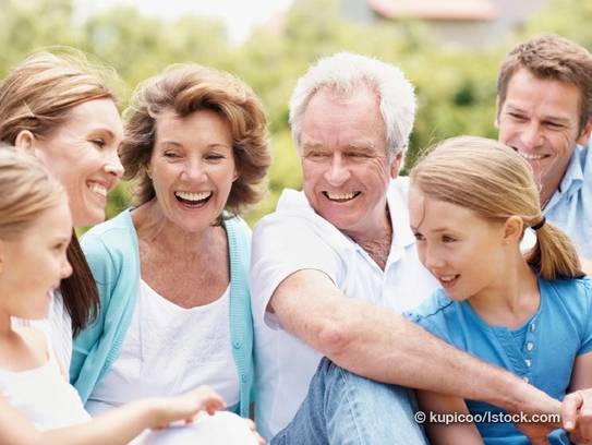 Jetzt schon an später denken: Ein Haus für jede Generation planen. (Foto: © kupicoo/iStock.com)