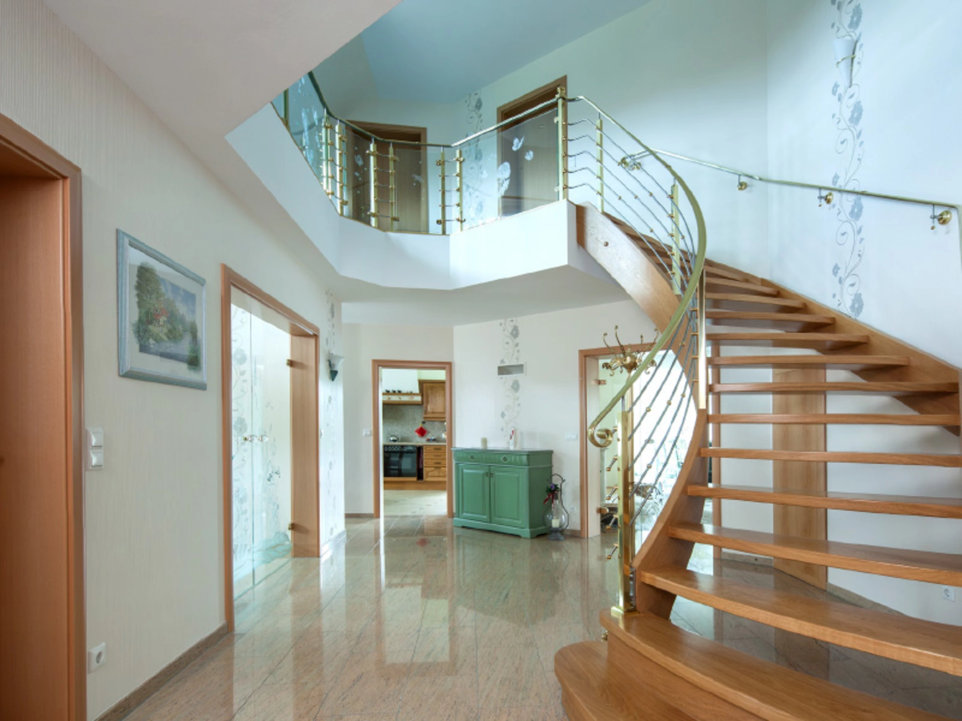 Ländliche Offenheit sorgt bei Haus Mühlberger für Gemütlichkeit (Foto: BAUMEISTER-HAUS)