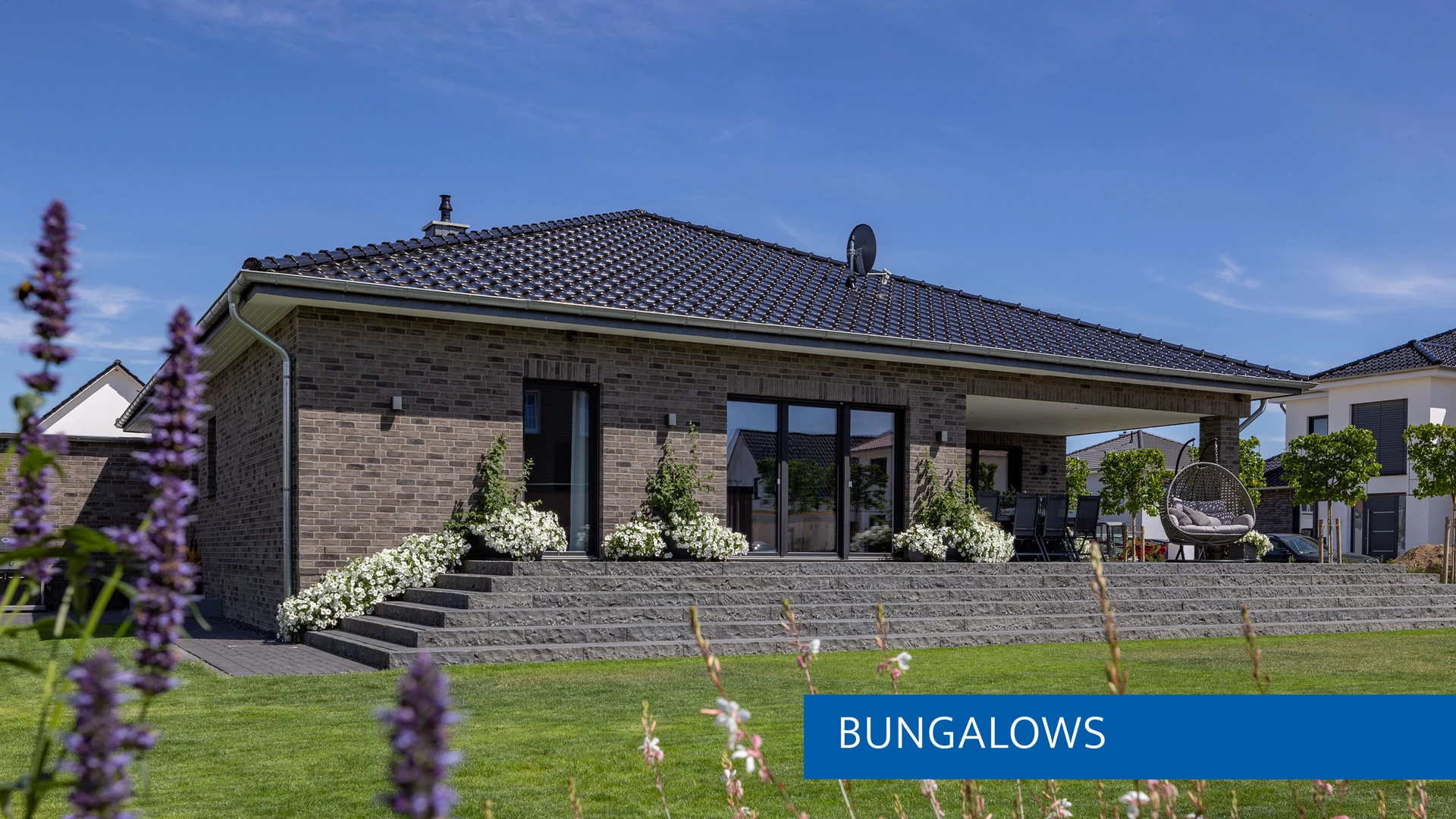 Kundenhaus Familie Ortmann von BAUMEISTER-HAUS ist in der Kategorie Bungalows bei den Hausbau Design Awards 2025 nominiert