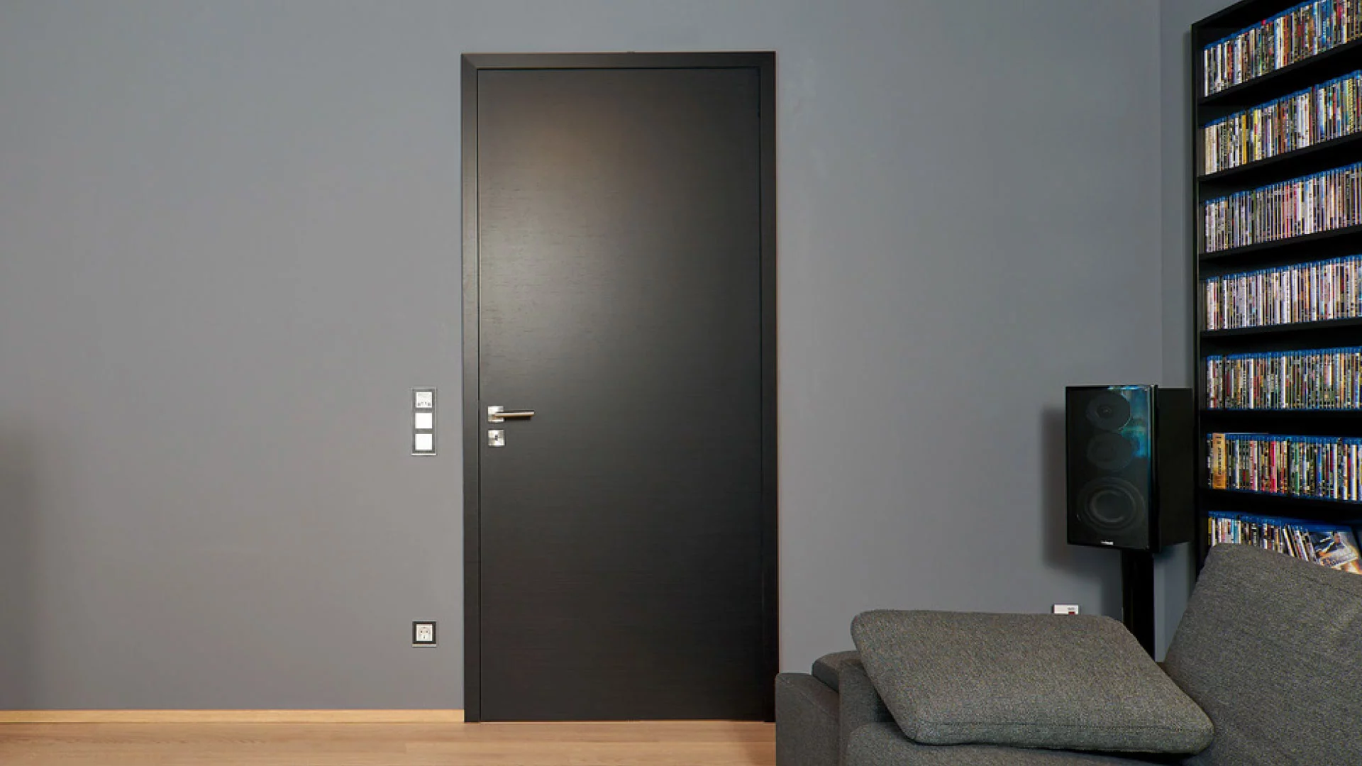Moderne anthrazitfarbene Innentür von Haus Zech