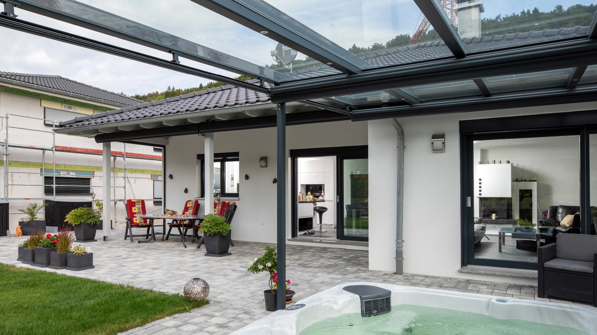 Pergola über Pool von Haus Uhlmann