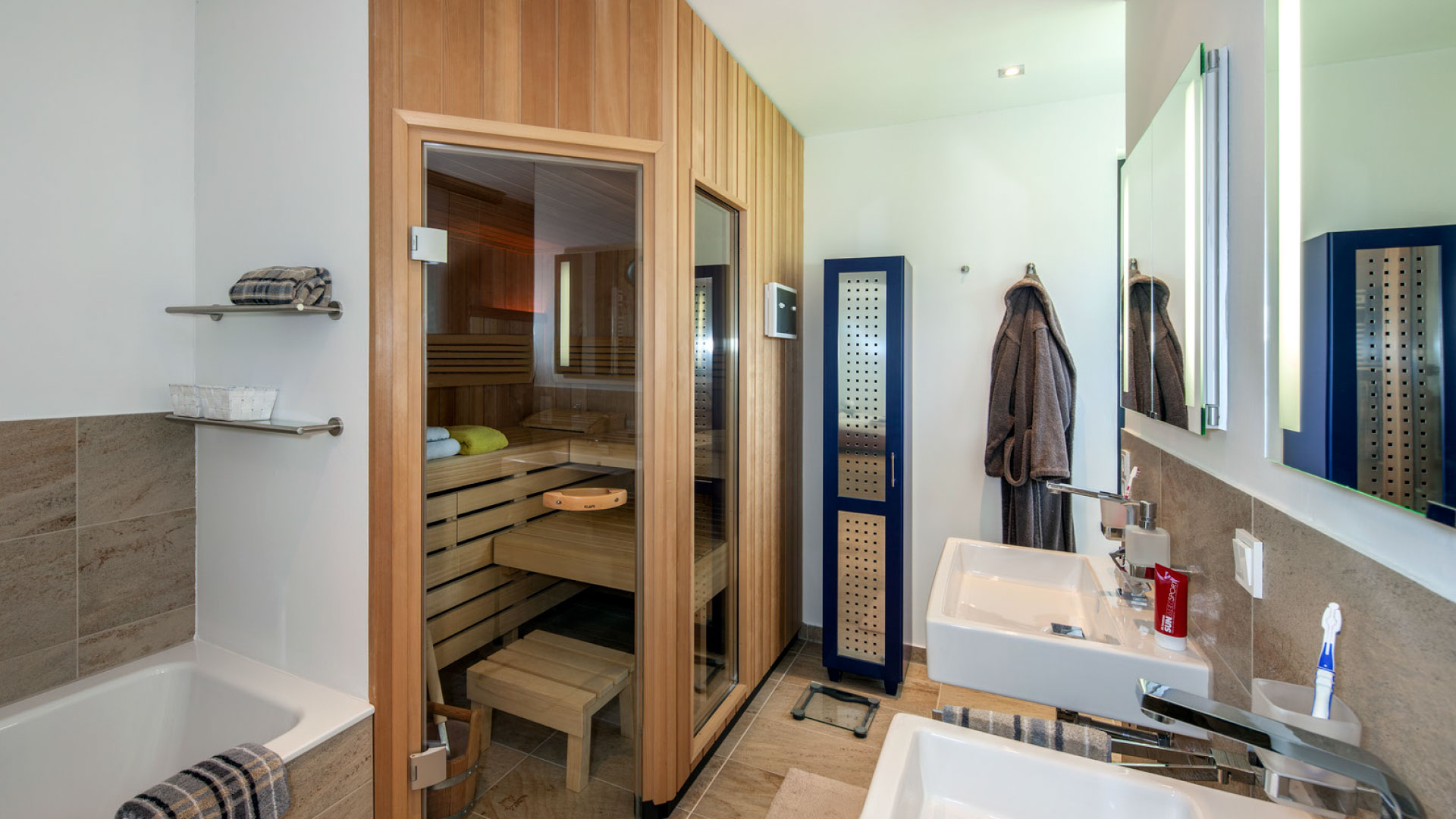 Sauna integriert im Badezimmer